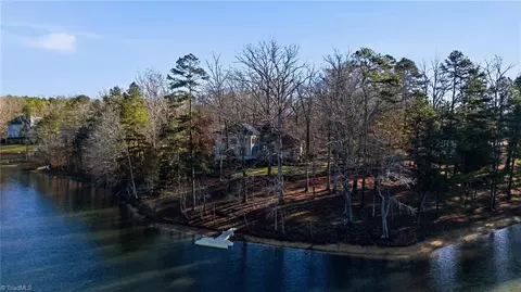 637 Wildflower Trl, Lexington, NC 27295
