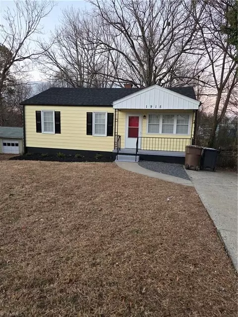 1915 Woodside Dr, Greensboro, NC 27401