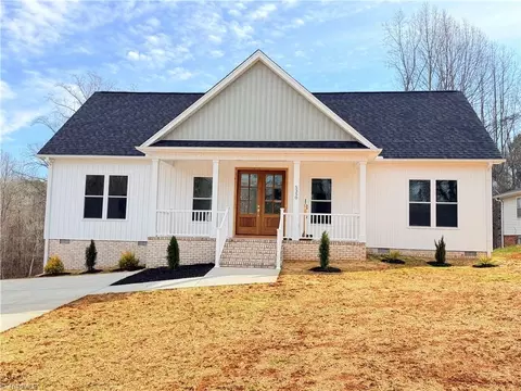 5350 Faylyn Dr, Pfafftown, NC 27040
