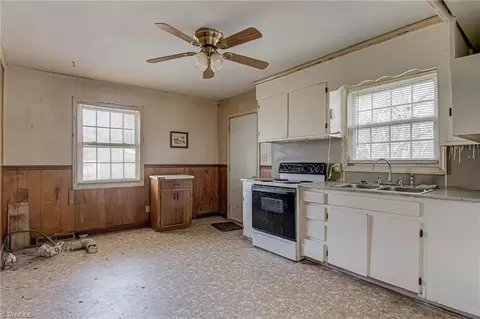 Kitchen - 513 Ridgecrest Dr, High Point, NC 27262 photo 1 of 3