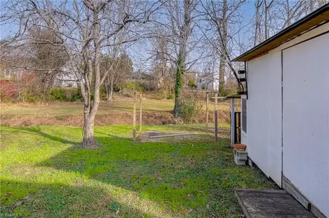 Exterior - 513 Ridgecrest Dr, High Point, NC 27262 photo 6 of 6
