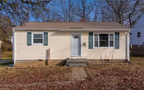513 Ridgecrest Dr, High Point, NC 27262