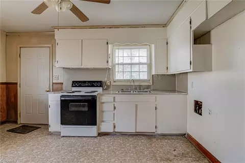 Kitchen - 513 Ridgecrest Dr, High Point, NC 27262 photo 3 of 3