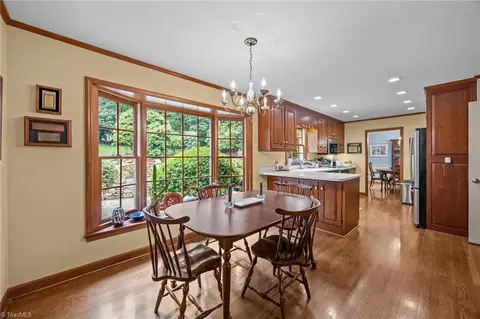 Dining - 1270 Thayer Dr, Asheboro, NC 27205 photo 3 of 4