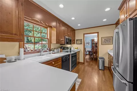 Kitchen - 1270 Thayer Dr, Asheboro, NC 27205 photo 2 of 3