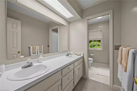 Bath - 1270 Thayer Dr, Asheboro, NC 27205 photo 5 of 6