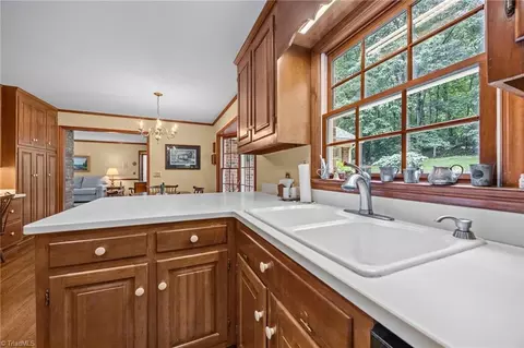 Kitchen - 1270 Thayer Dr, Asheboro, NC 27205 photo 3 of 3