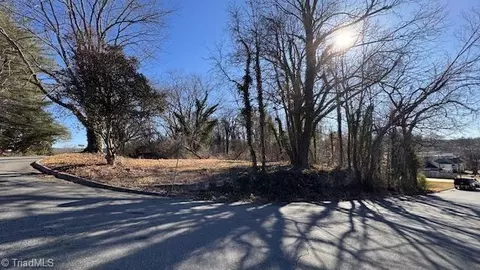 49 Ac Linville Rd, Mount Airy, NC 27030