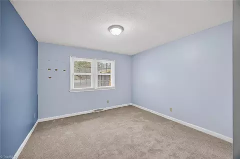 2300 Gordon Rd, High Point, NC 27265 photo 16