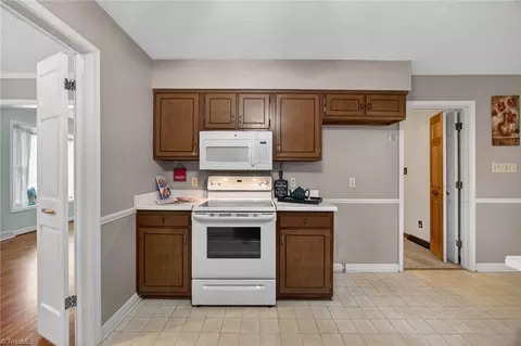 2300 Gordon Rd, High Point, NC 27265 photo 13