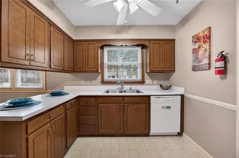 2300 Gordon Rd, High Point, NC 27265 photo 14