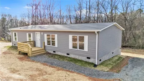 3527 Austin Traphill Rd, Elkin, NC 28621