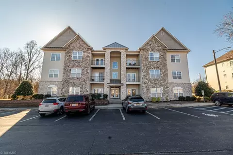 3620 Spanish Peak Dr #2-D, High Point, NC 27265