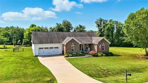 109 Marbrook Dr, Mocksville, NC 27028