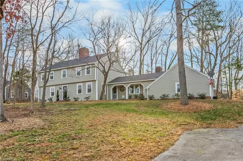 105 Cottonwood Dr, Jamestown, NC 27282