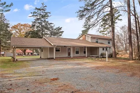 41354139 Pleasant Garden Rd, Greensboro, NC 27406