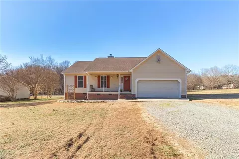 3425 Anderson Valley Rd, Mcleansville, NC 27301