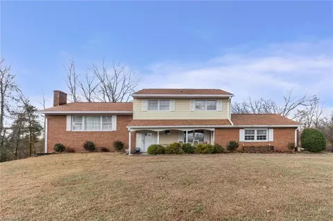 387 Ledford Cir, High Point, NC 27265