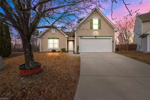 799 Avalon Springs Ct, High Point, NC 27265