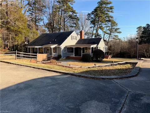 3409 Woodlea Dr, Greensboro, NC 27406