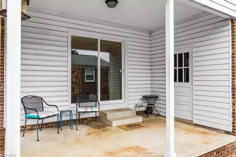 Exterior - 601 Runyon Dr, High Point, NC 27260 photo 4 of 5