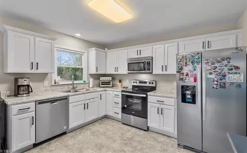 Kitchen - 601 Runyon Dr, High Point, NC 27260 photo 2 of 4