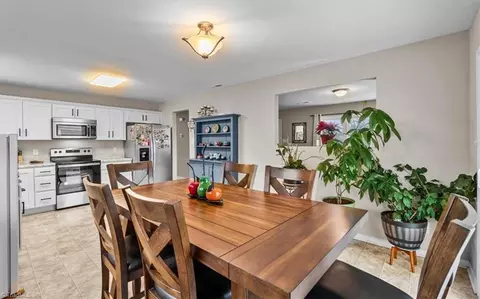 Dining - 601 Runyon Dr, High Point, NC 27260 photo 3 of 3