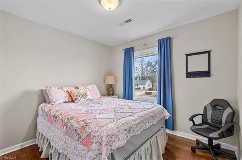 Bedroom - 601 Runyon Dr, High Point, NC 27260 photo 5 of 8