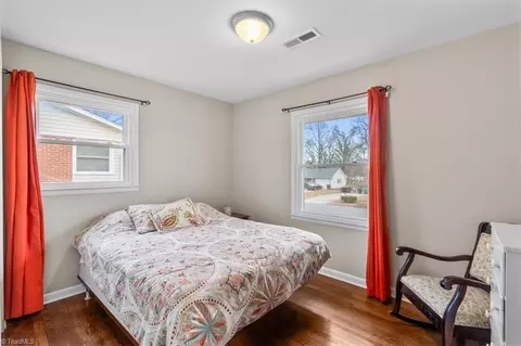 Bedroom - 601 Runyon Dr, High Point, NC 27260 photo 6 of 8