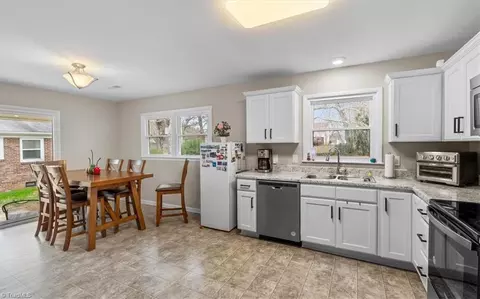 Kitchen - 601 Runyon Dr, High Point, NC 27260 photo 3 of 4
