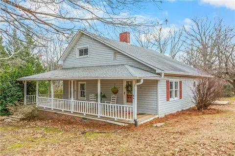 8290 Lake Ridge Dr, Clemmons, NC 27012