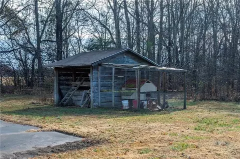 Exterior - 399 Comanche Dr, Advance, NC 27006 photo 6 of 8