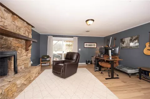 Living - 399 Comanche Dr, Advance, NC 27006 photo 4 of 5