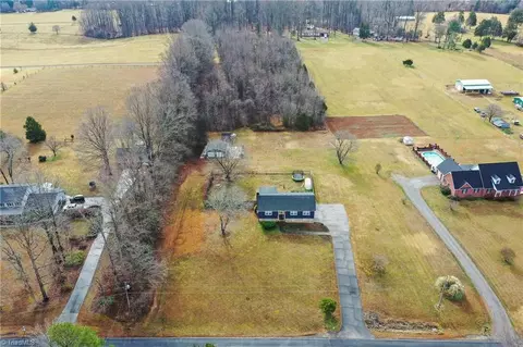 View/Area - 399 Comanche Dr, Advance, NC 27006 photo 1 of 7