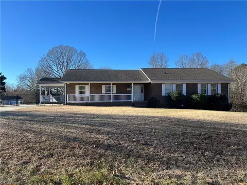 195 Georgia Ln, Winston Salem, NC 27107