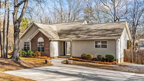 Exterior - 402 Shadybrook Rd, High Point, NC 27265 photo 4 of 9