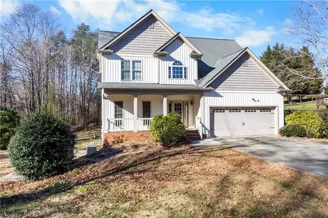 112 Glenwood Ln, King, NC 27021