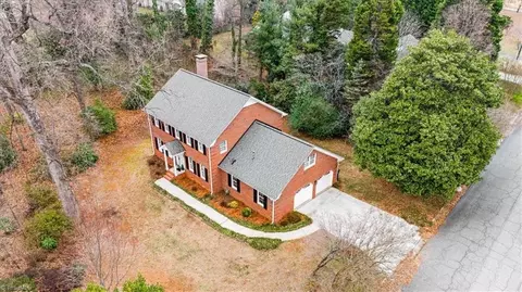 3800 Friendly Ave W, Greensboro, NC 27410