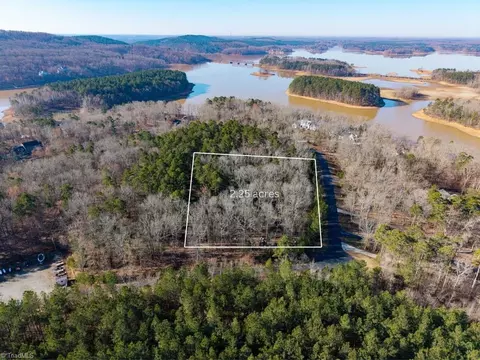 566 Emerald Isle Ct, Lexington, NC 27292