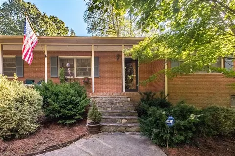 5509 Fallingbrooks Dr, Greensboro, NC 27407