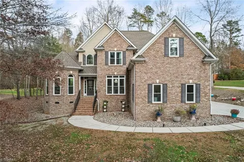 169 Winding Creek Dr, Troutman, NC 28166