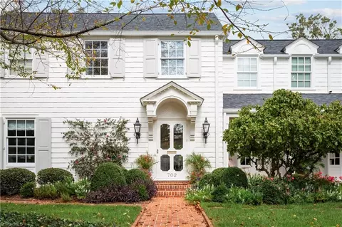 702 Woodland Dr, Greensboro, NC 27408