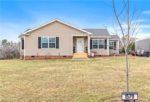 1579 Kaitlyn Dr, Boonville, NC 27011