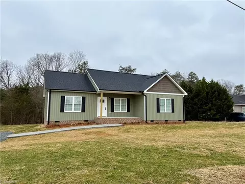 432 Kimrey St, Ramseur, NC 27316