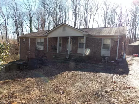 1004 Hillcroft Rd, Browns Summit, NC 27214