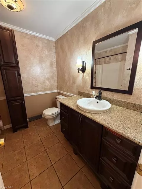 Bath - 213 Hillcrest Dr, King, NC 27021 photo 2 of 3