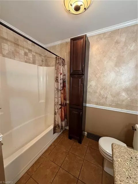 Bath - 213 Hillcrest Dr, King, NC 27021 photo 3 of 3