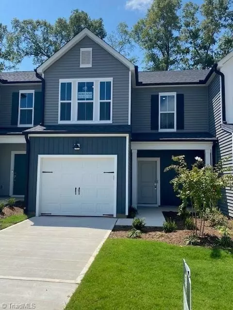 934 Poets Walk Rd, Whitsett, NC 27377
