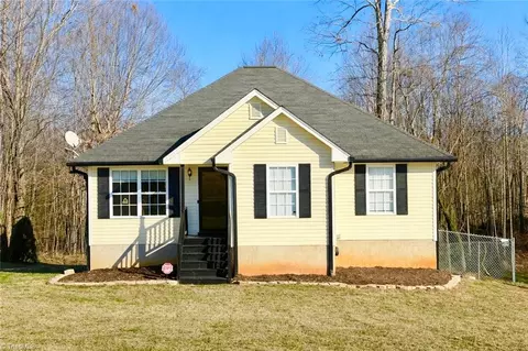 7243 Wanda Vista Ln, Pfafftown, NC 27040