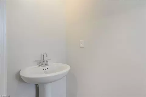 171 Plumtree Ct, King, NC 27021 photo 6